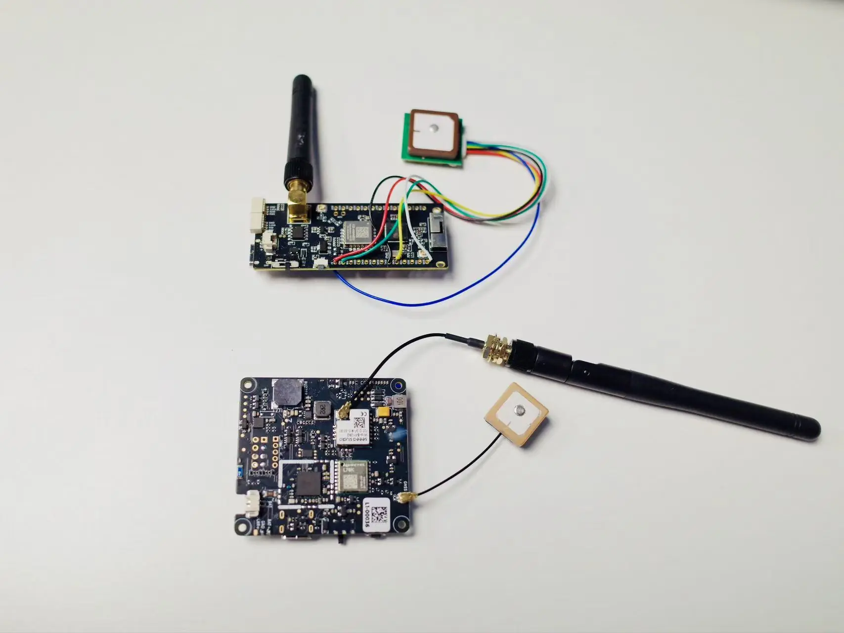 Wio Tracker L1 与 Heltec、LilyGO 尺寸对比